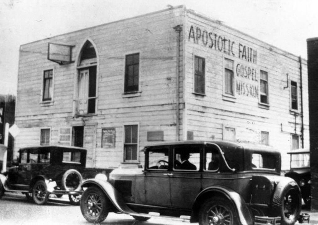 Prédio da Apostolic Faith Mission na Rua Azusa, em 1907